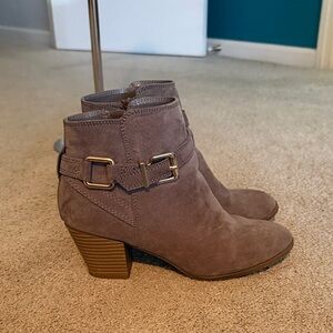 Express Women's Ankle Boots - Taupe Suede